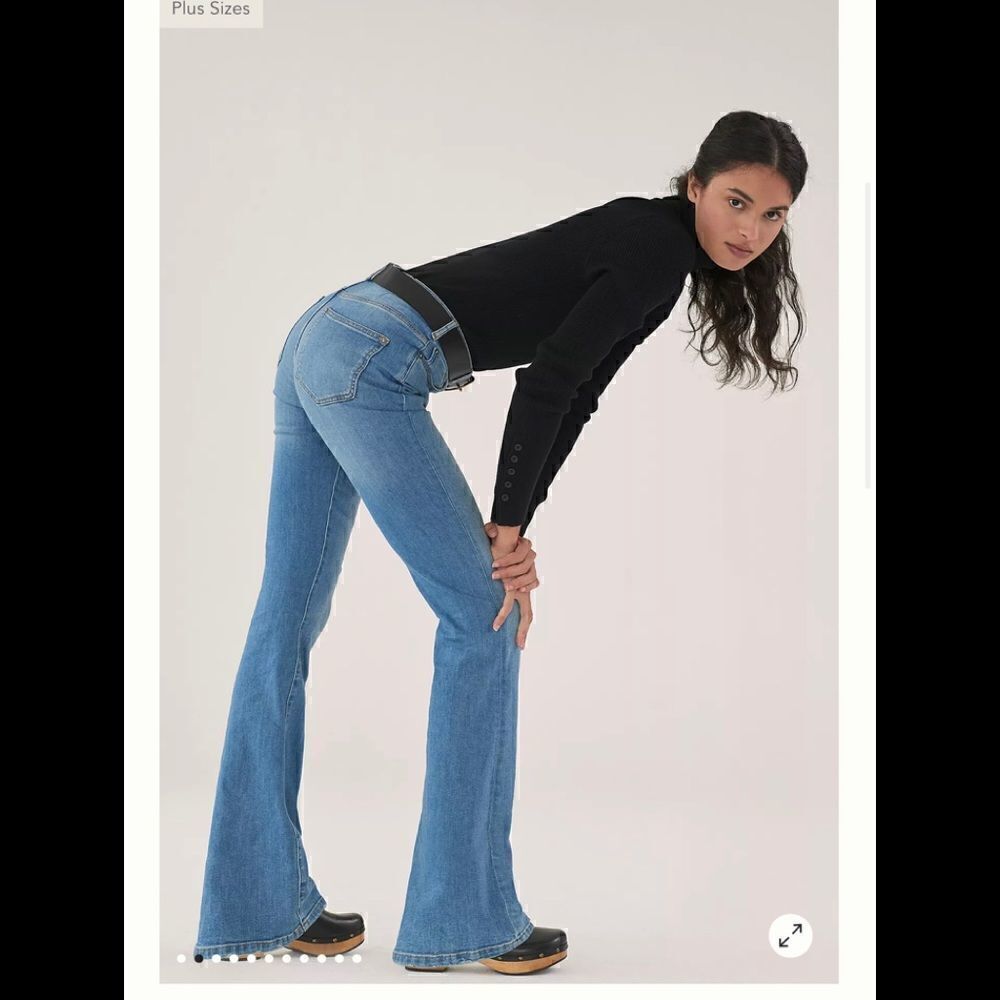 Anthropologie Pilcro The Icon Flare Jeans - Picture 2 of 9